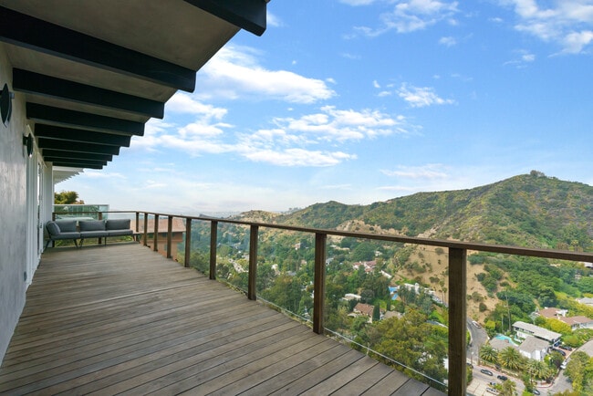 Building Photo - 2235 Gloaming Way