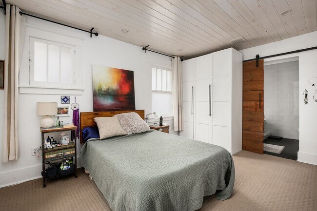 Building Photo - 803 E Ellsworth Ave