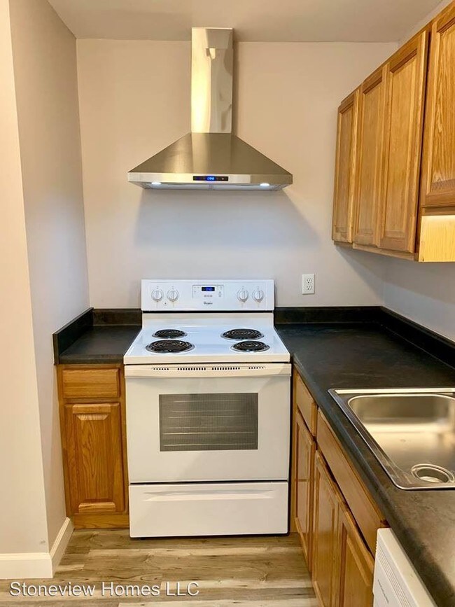 Building Photo - 724 Teasel Dr