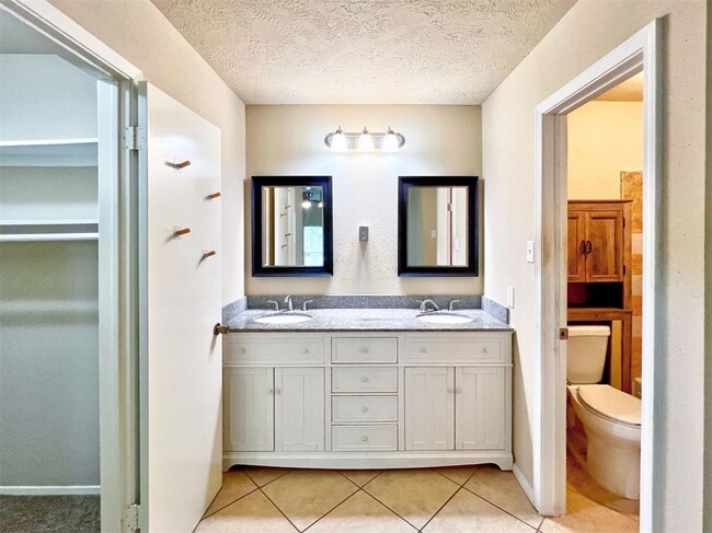 Building Photo - 3518 Almondwood Dr