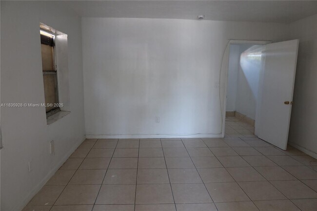 Building Photo - 4100 Palm Ave