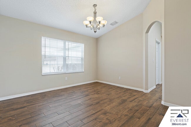 Building Photo - 39 Firethorn Ln