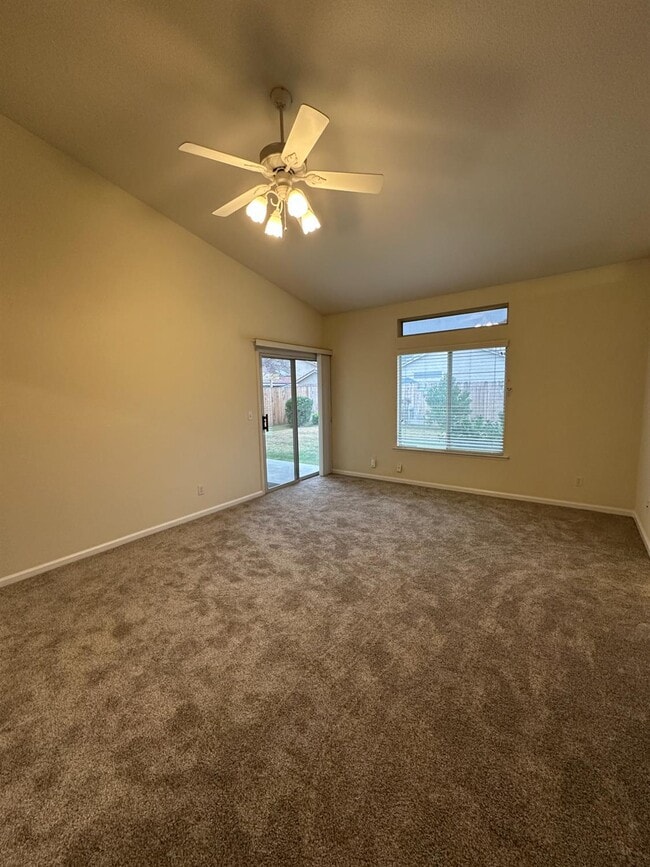 Building Photo - 2260 E Niles Ave