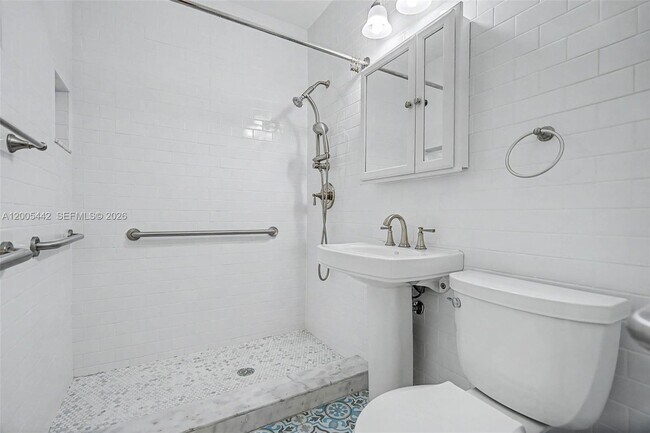 Building Photo - 8115 SW 63rd Pl