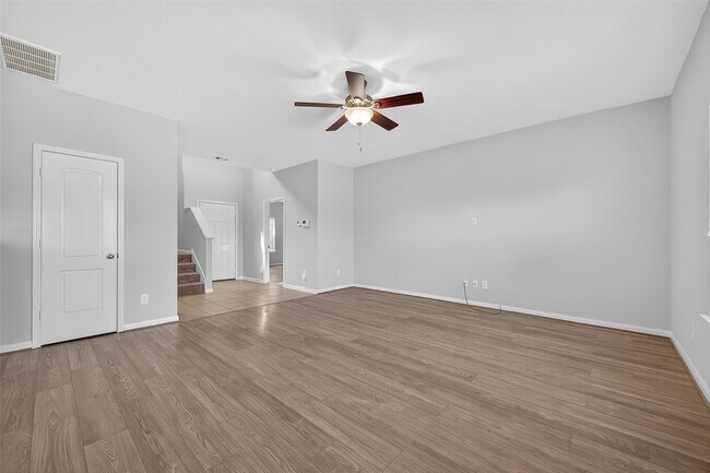 Building Photo - 5119 Harbor Palm Dr