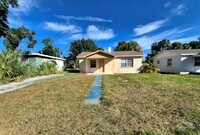 Building Photo - 1725 W Arch St