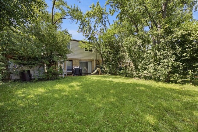 Building Photo - 1142 Brighton Pl