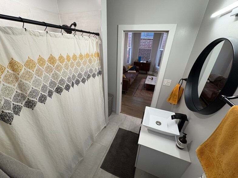 Building Photo - 1933 W Ohio St