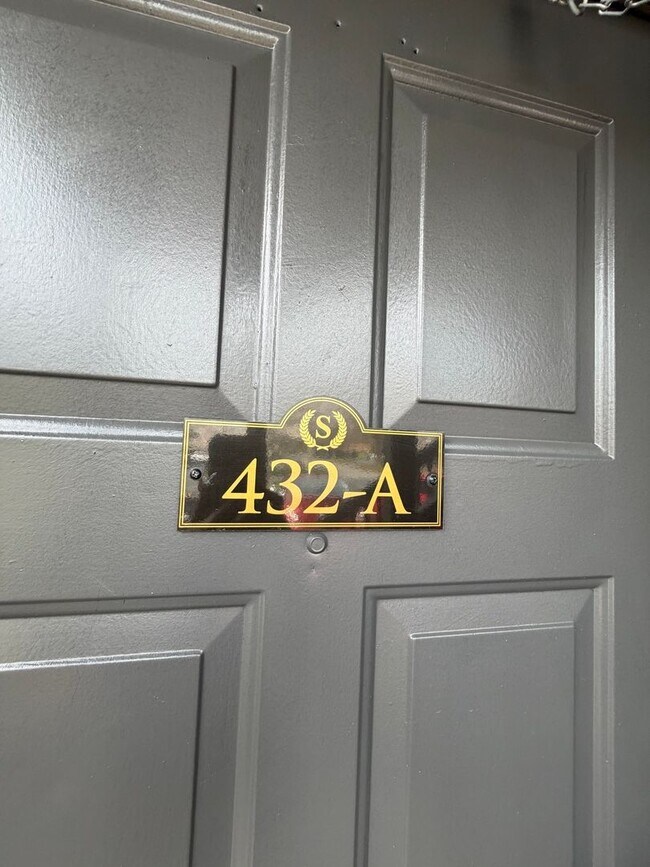 Building Photo - 1 Bedroom