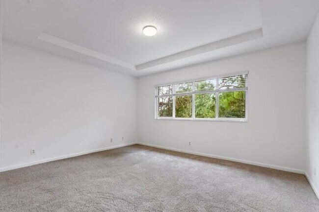 Building Photo - 6120 SE Portofino Cir