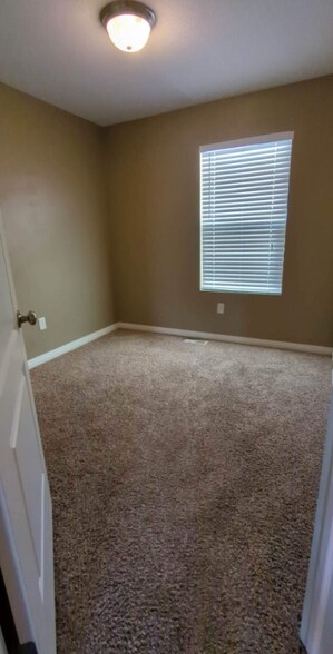 Building Photo - 3414 S Carrick Dr