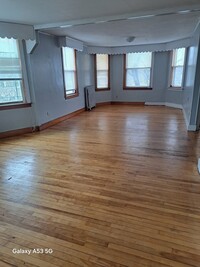 Building Photo - 98 Brookline St