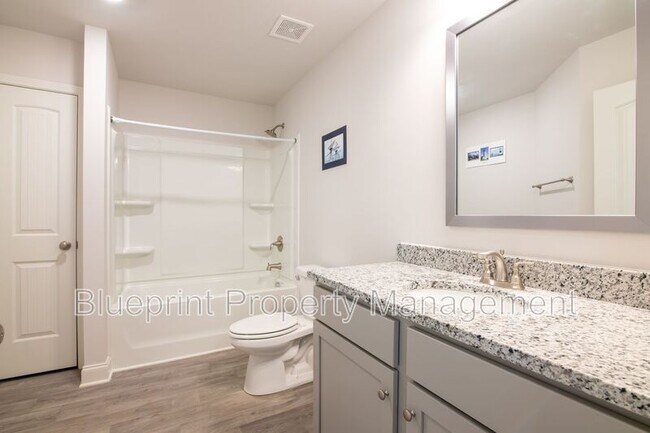 Building Photo - 281 Union Dr