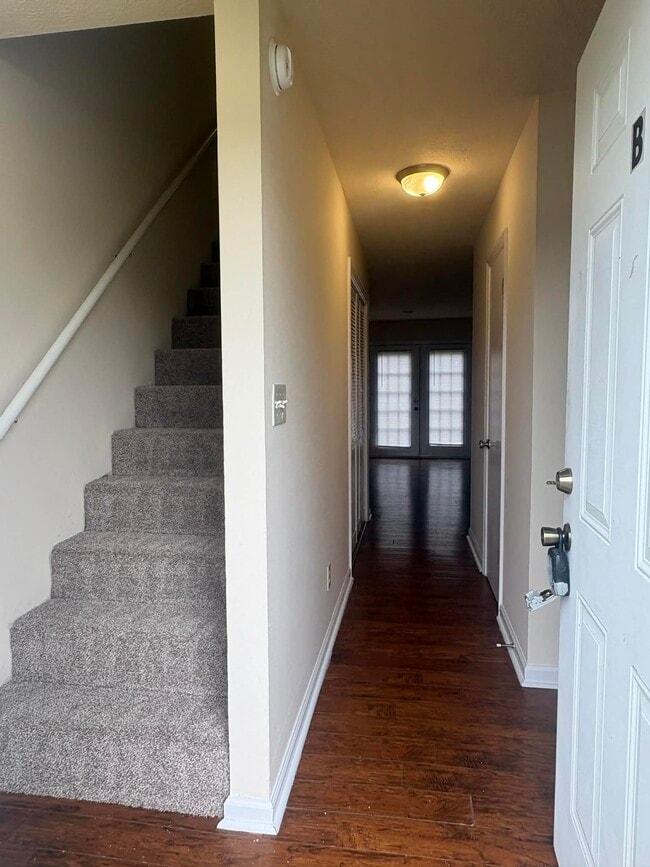 Building Photo - 1708 Highland Way