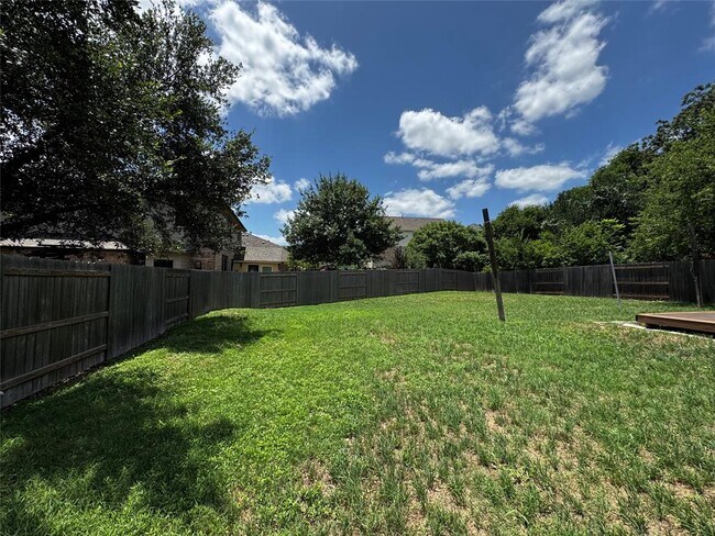 Building Photo - 1429 Scheider Dr