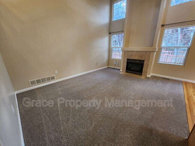 Building Photo - 5157 Paloma St