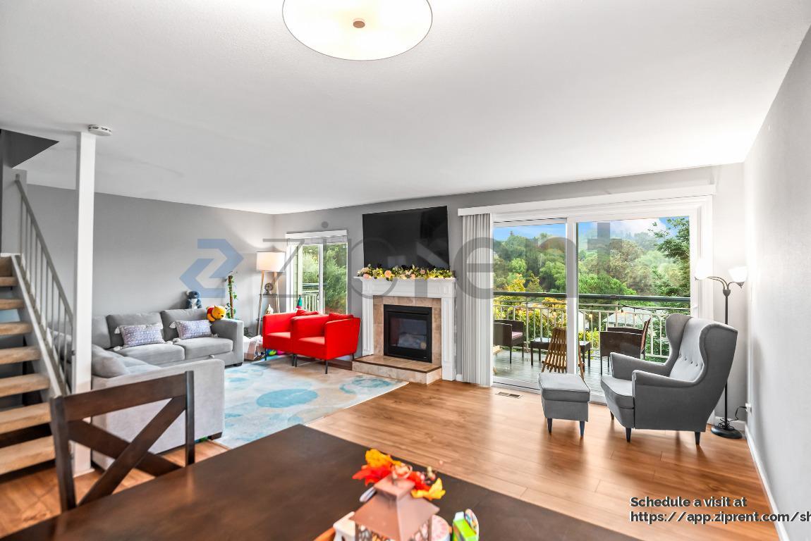 Building Photo - 25071 Oakridge Ct