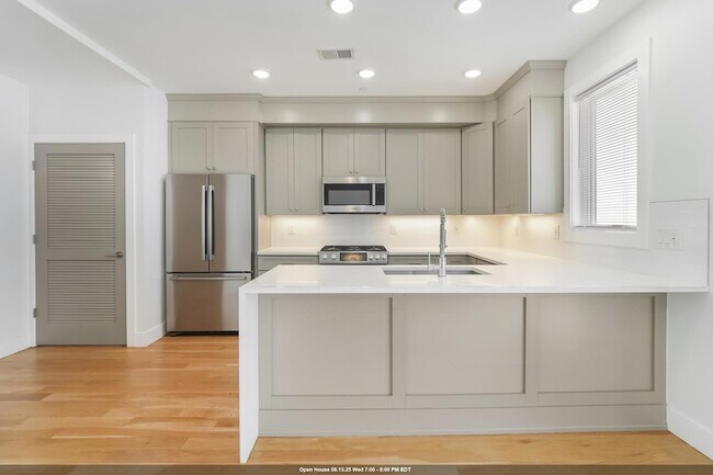 Primary Photo - 382 7th St