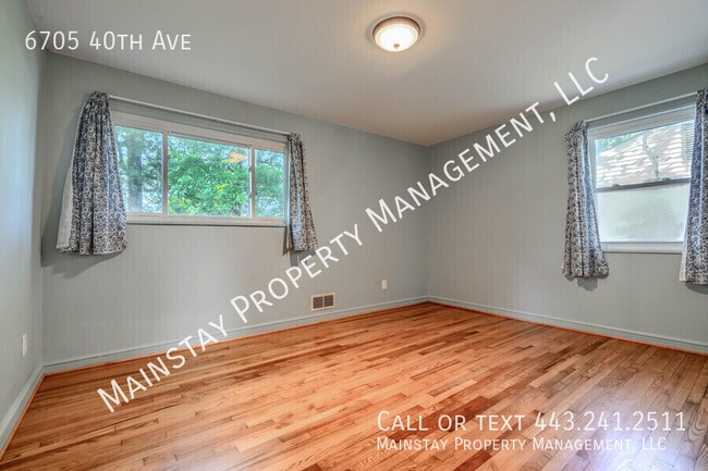 Building Photo - 6705 40th Ave