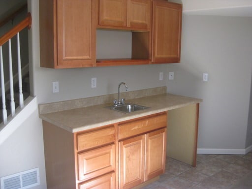 Building Photo - Beautiful 5 Bedroom Home for Rent on Creek...