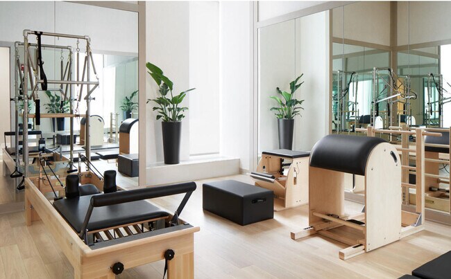 Building Photo - 514 N Peshtigo Ct