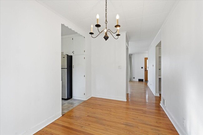 Building Photo - 313 S Midvale Blvd