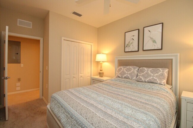 Building Photo - CALLING ALL GOLF ENTHUSIASTS ** STUNNING 2...