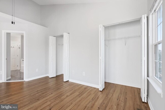 Building Photo - 26091 Lands End Dr