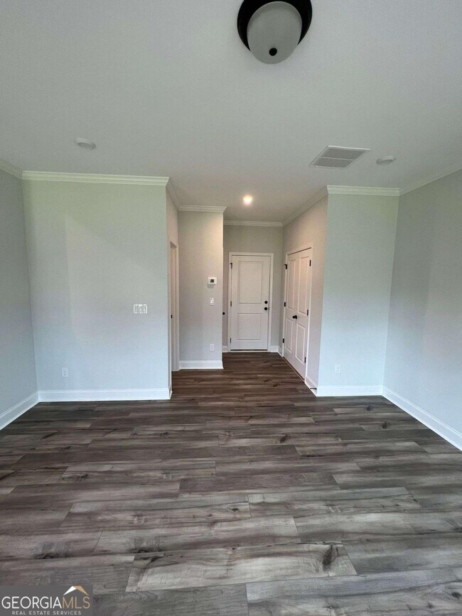 Building Photo - 327 Maltibie Dr
