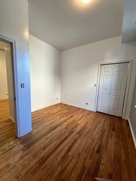 Building Photo - 1102 N Ashland Ave