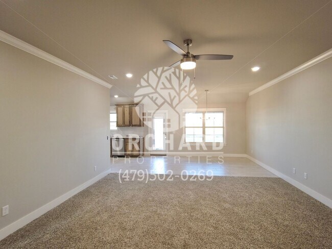 Building Photo - Single-Family Home- Sought After Huntley Plan