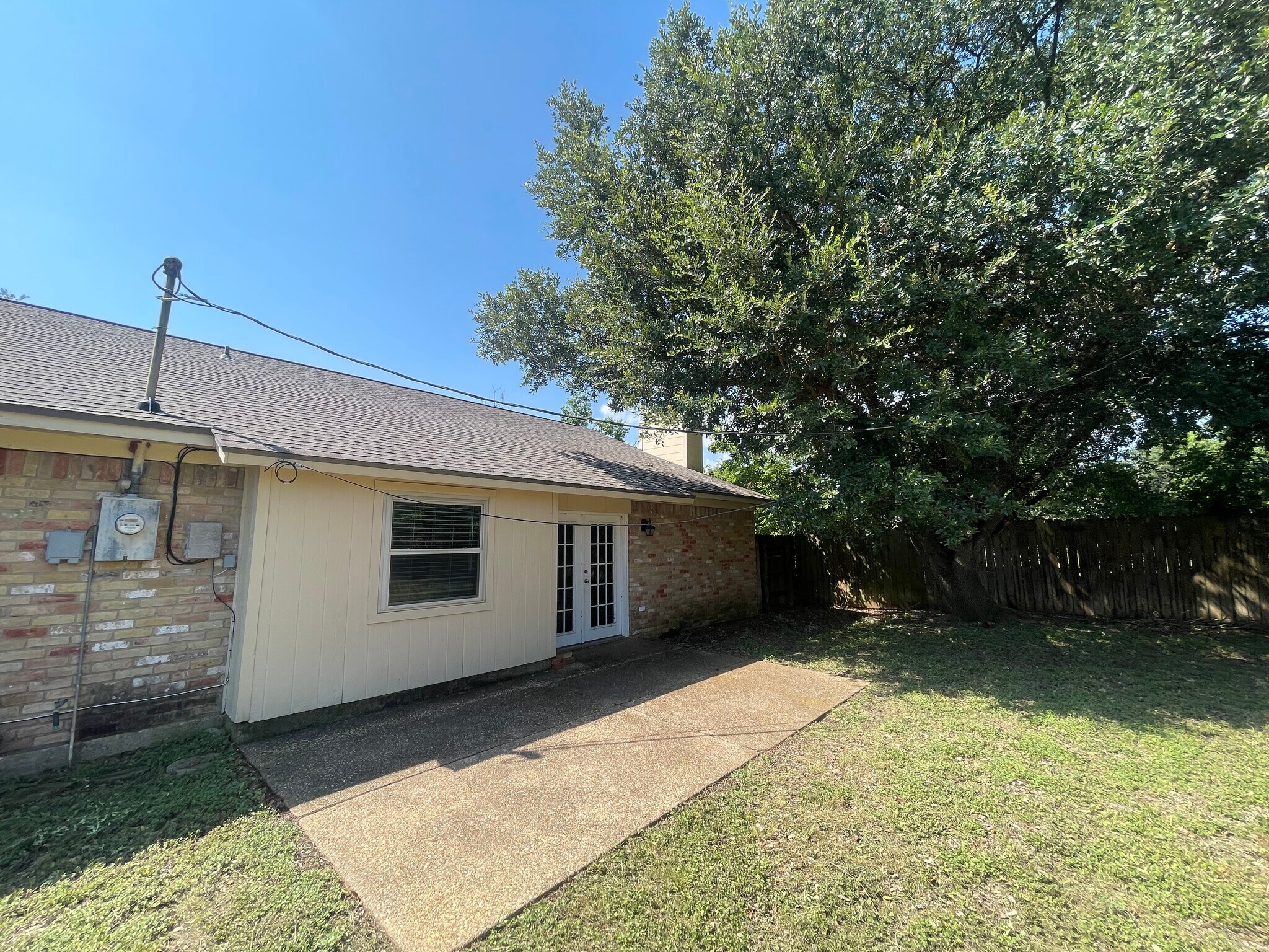 Building Photo - 312 Cedarwood Ln