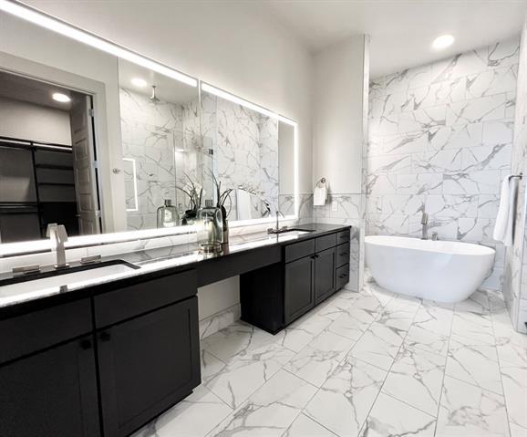 Building Photo - 3330 Oak Grove Ave