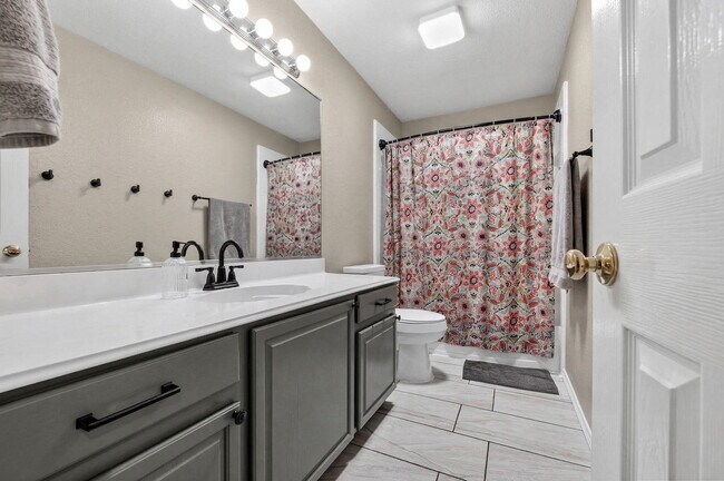 Building Photo - 11127 Quail Pass