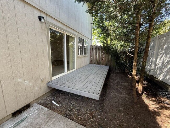 Building Photo - 4055 Denver Ave NE