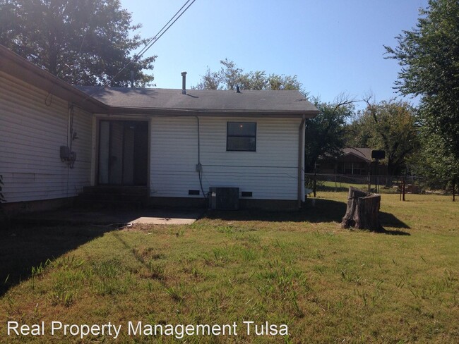 Building Photo - 3 br, 1 bath House - 5452 North Iroquois