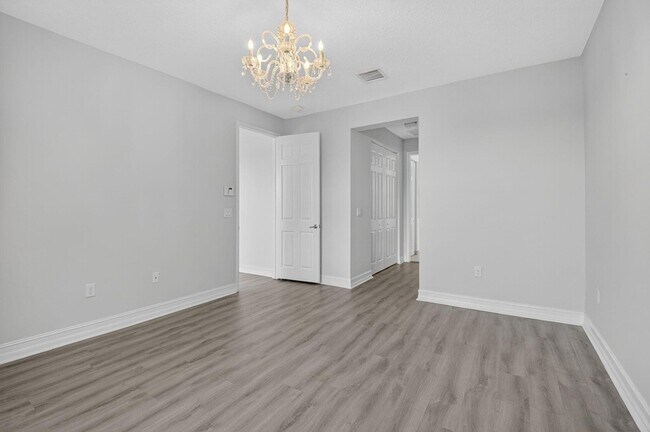 Building Photo - 8101 Ironstone Dr