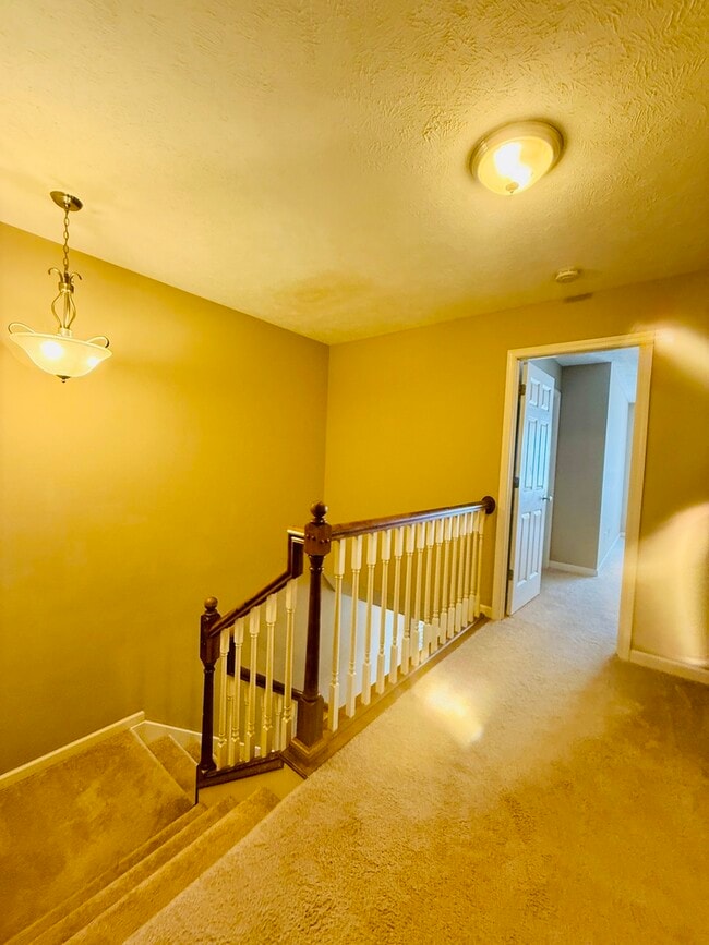 Building Photo - 1112 Ekstam Dr