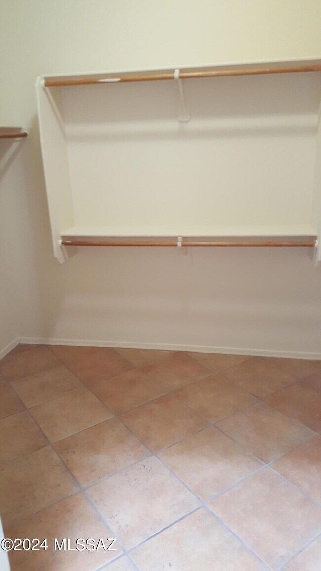 Building Photo - 13660 E High Plains Ranch St