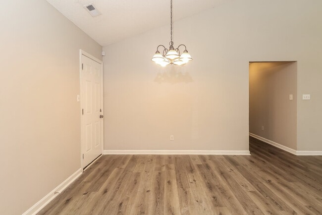 Building Photo - 9033 Shenington Pl