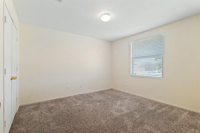 Building Photo - 12856 Gillon Dr