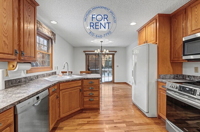 Building Photo - 3175 Rotterdam Dr