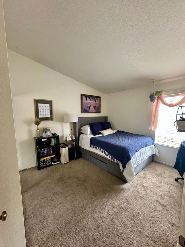 Building Photo - Light and Bright North Park 2 Bedroom Condo