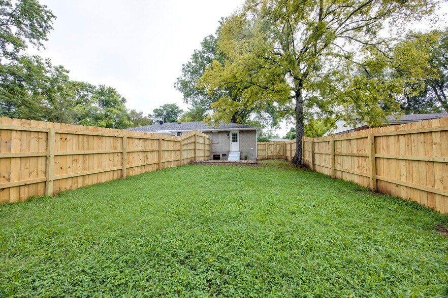 Building Photo - 1314 Coreland Dr