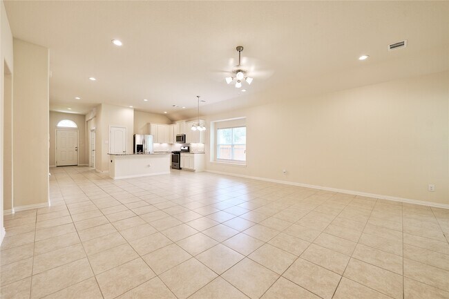 Building Photo - 604 W Linnwood Dr