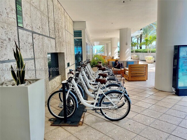 Building Photo - 6801 Collins Ave