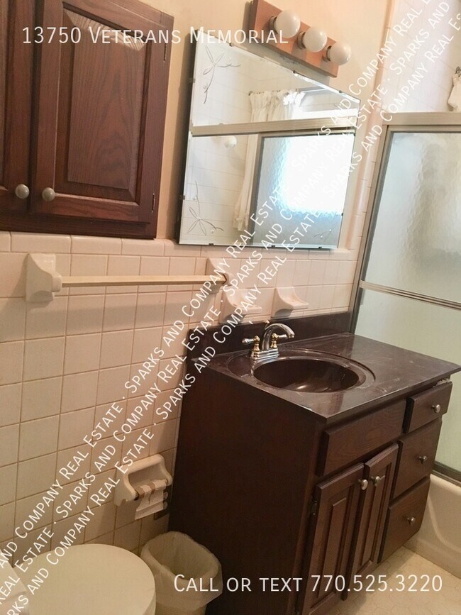 Building Photo - Winston Rental (Available to show Nov 1, 2...