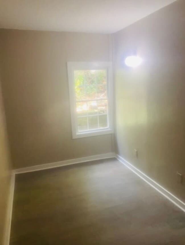 Building Photo - 362 9th St