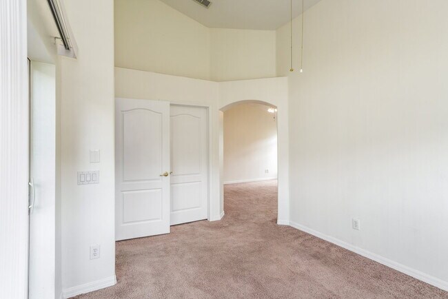Building Photo - 1739 Sweetspire Dr