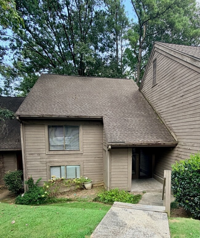Building Photo - 313 Heath Dr